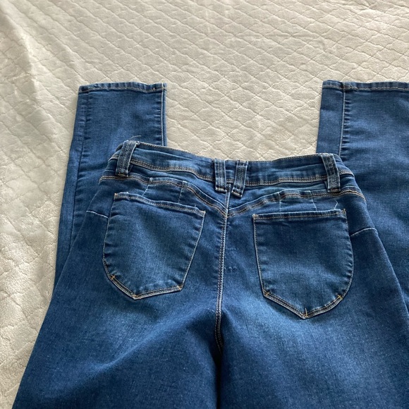 Ladies Jeans - Picture 7 of 10